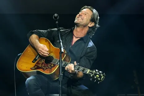 Brett James Dies in Plane Crash